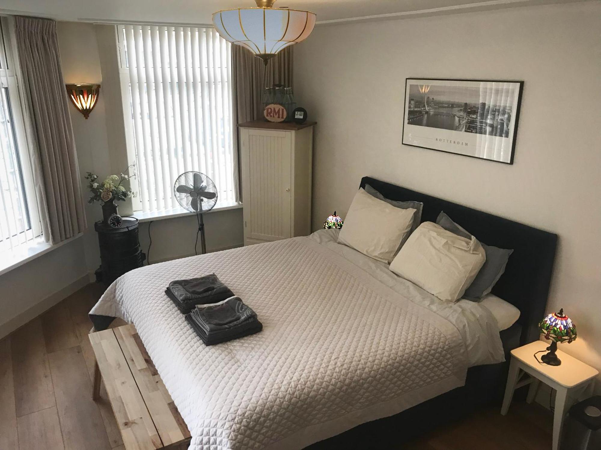 Bed And Breakfast Rotterdam Alojamento de Acomodação e Pequeno-almoço